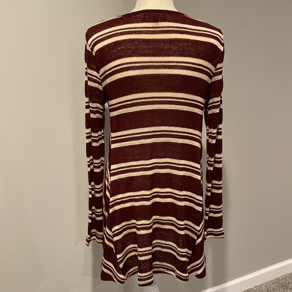 Mason + Mackenzie V- Neck Tunic Sweater Size: S - Picture 2 of 9